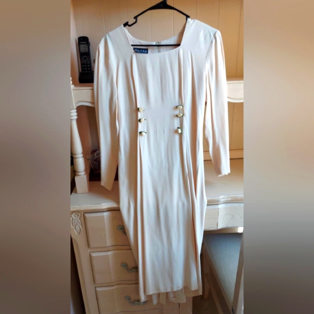 Club 22 White Square Neck Ruched Sheath Dress Size 2